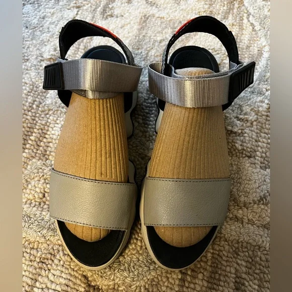 Sorel Kinetic Stylish Gray Sandals for Women size 7.5 - Picture 1 of 6